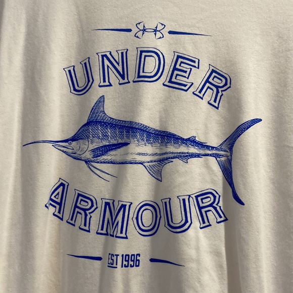 Medium loose fit (used) short sleeve under Armour t shirt - Picture 2 of 8